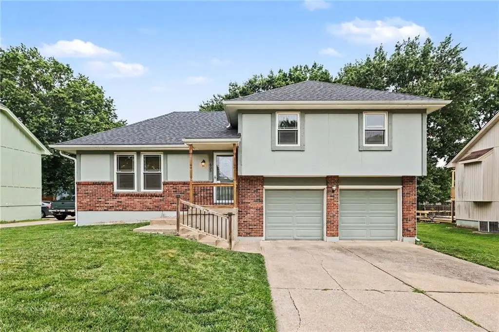 605 SE Westwind Drive, Lees Summit, MO 64063 - #1