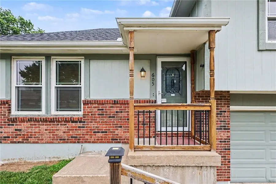 605 SE Westwind Drive, Lees Summit, MO 64063 - #2