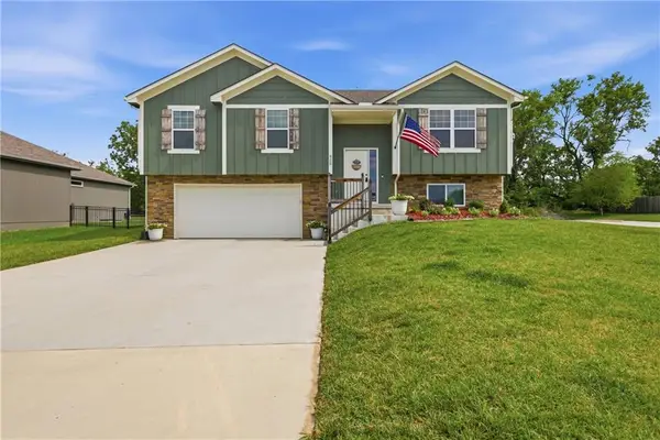 900 Crestwood Drive, Grain Valley, MO 64029