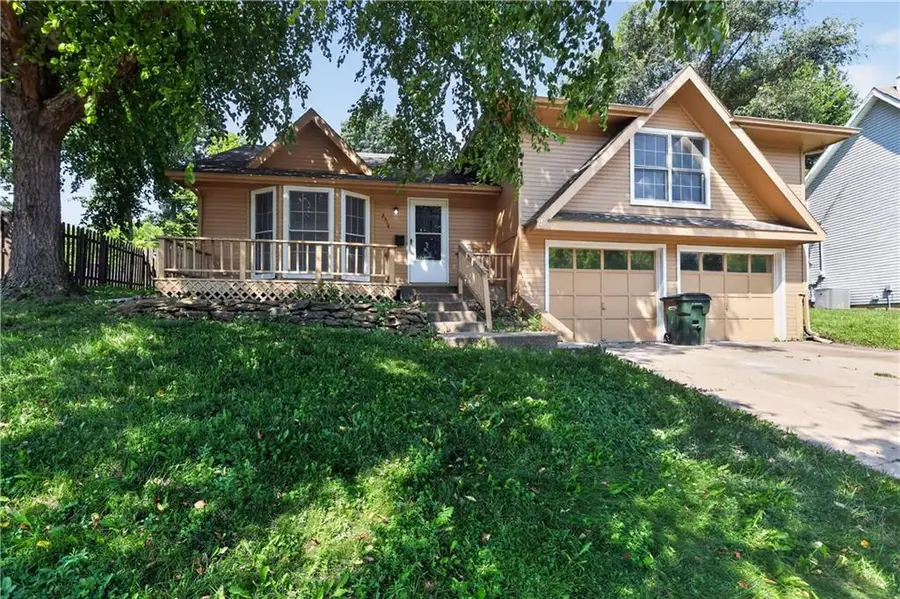 2314 Cambridge Street, Leavenworth, KS 66048 - #3