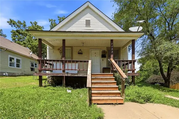 2202 Wood Avenue, Kansas City, KS 66104