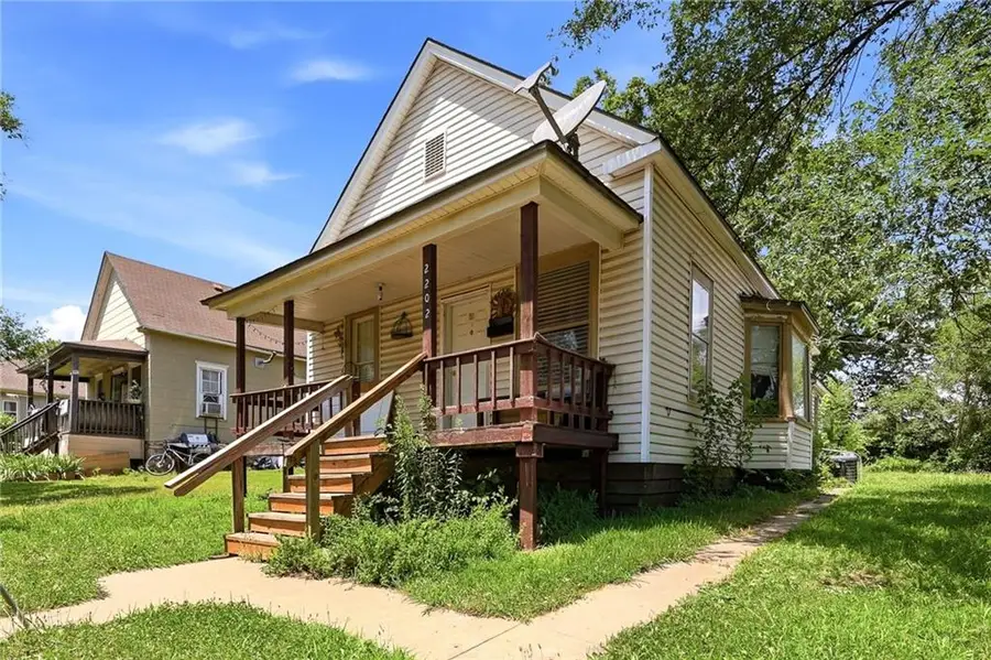2202 Wood Avenue, Kansas City, KS 66104 - #2