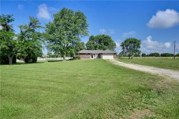 22284 Rosewood Street, Bucyrus, KS 66013