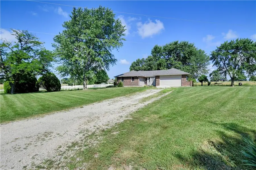 22284 Rosewood Street, Bucyrus, KS 66013 - #2