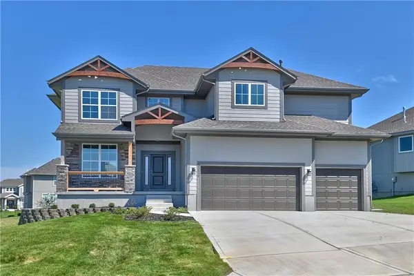 6030 Arapahoe Drive, Shawnee, KS 66226