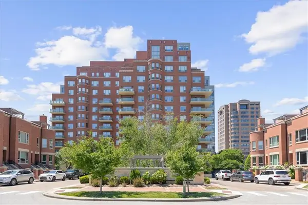 4950 Central Street #906, Kansas City, MO 64112