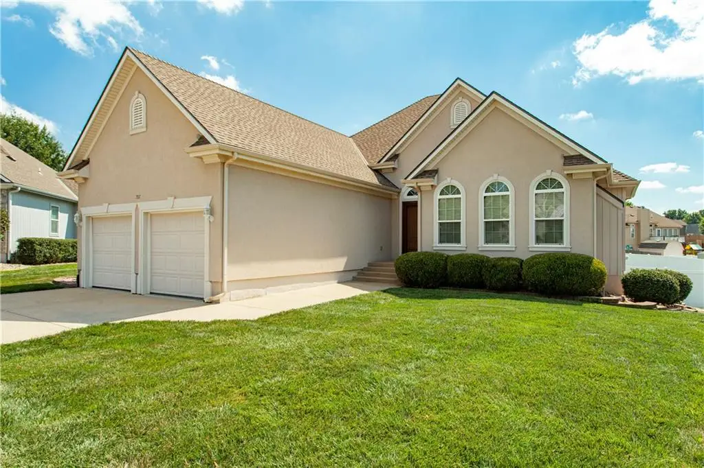 707 NW Baytree Circle, Grain Valley, MO 64029 - #1