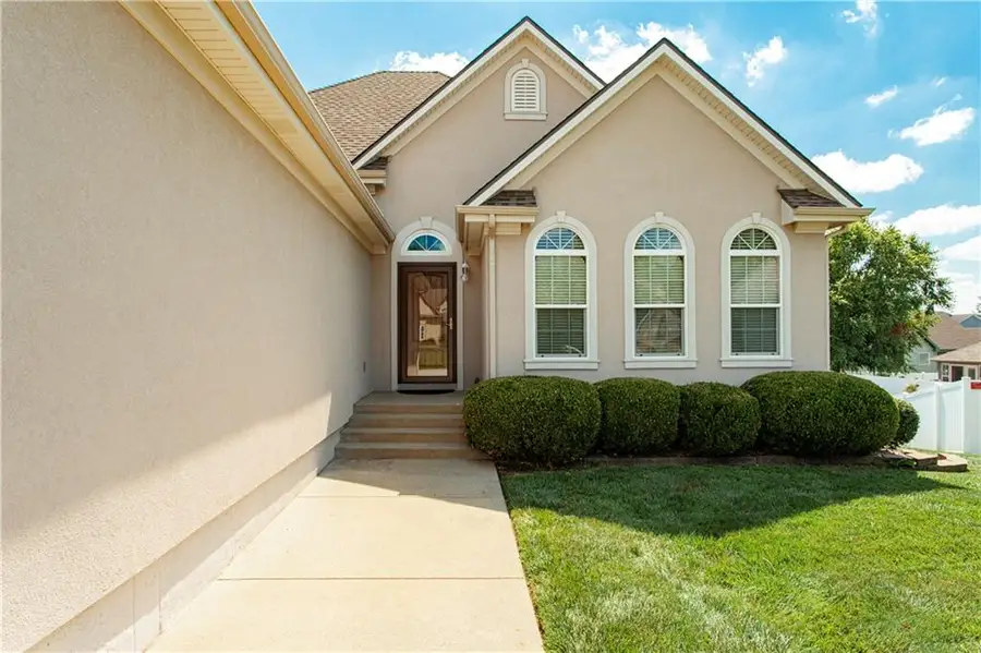 707 NW Baytree Circle, Grain Valley, MO 64029 - #3