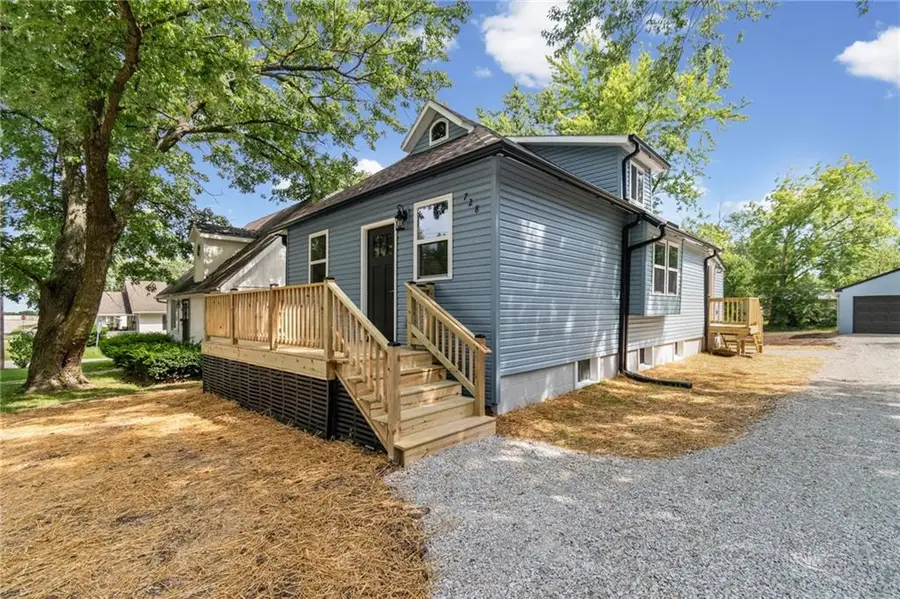 728 E 3rd Street, Cameron, MO 64429 - #2