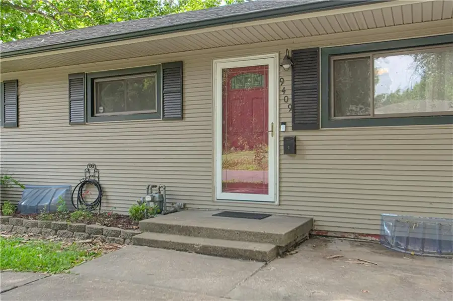 9409 E 69th Street, Raytown, MO 64133 - #2