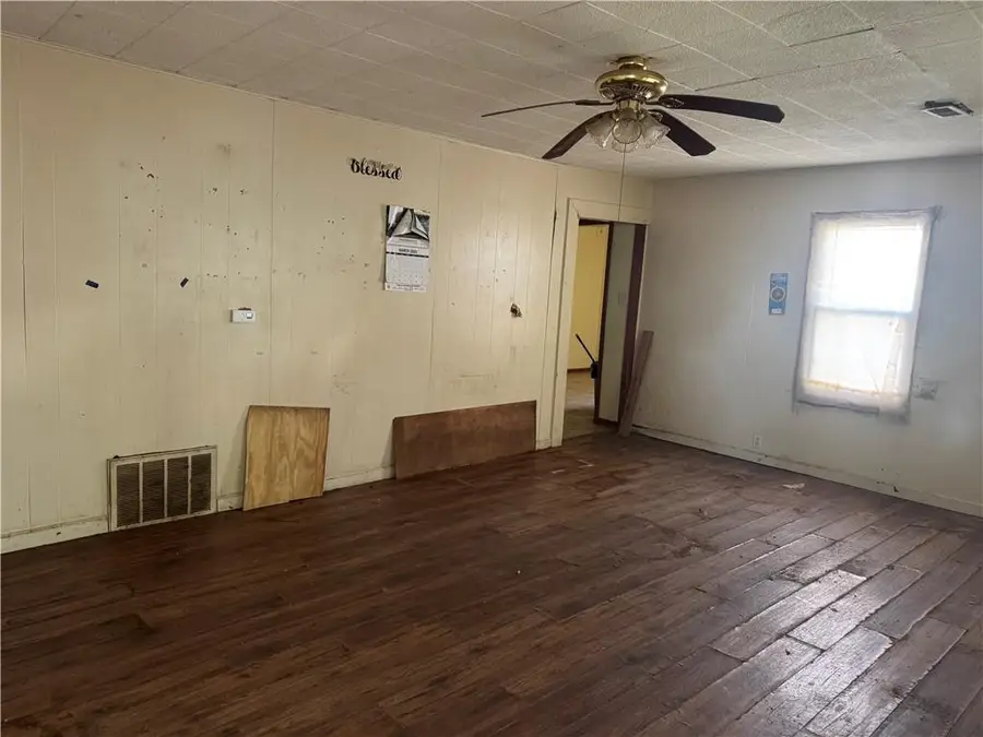 1522 Wilson Avenue, Parsons, KS 67357 - #3