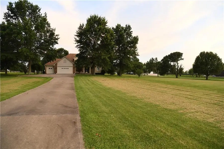 19301 E 215th Street, Harrisonville, MO 64701 - #2