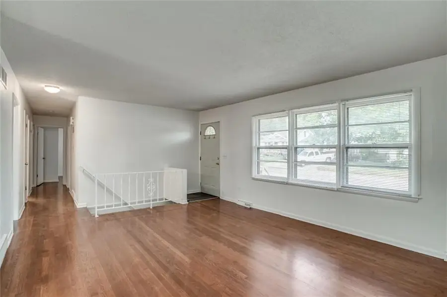 439 E Whittier Street, Kansas City, MO 64119 - #3