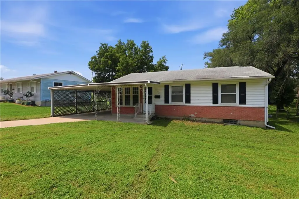 5206 Palmer Drive, Kansas City, MO 64129 - #1
