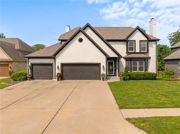 448 SE Youngston Lane, Lee's Summit, MO 64063