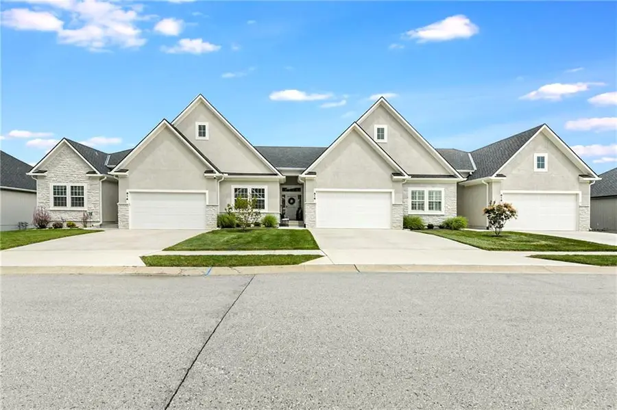 814 NE Algonquin Street, Lees Summit, MO 64064 - #3