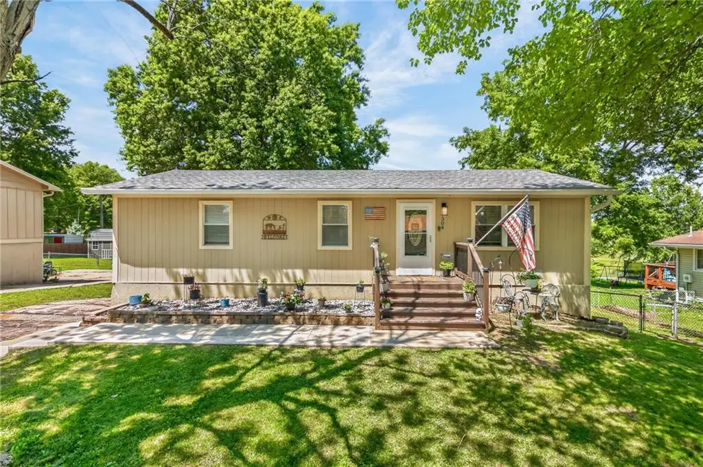 504 SE 19th Street, Oak Grove, MO 64075 - #1