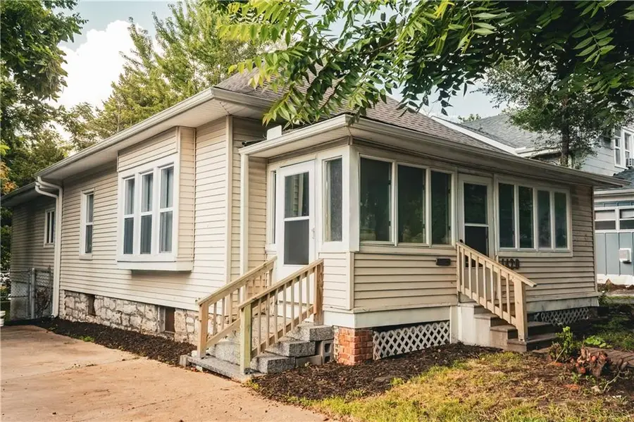1420 W Walnut Avenue, Independence, MO 64050 - #2