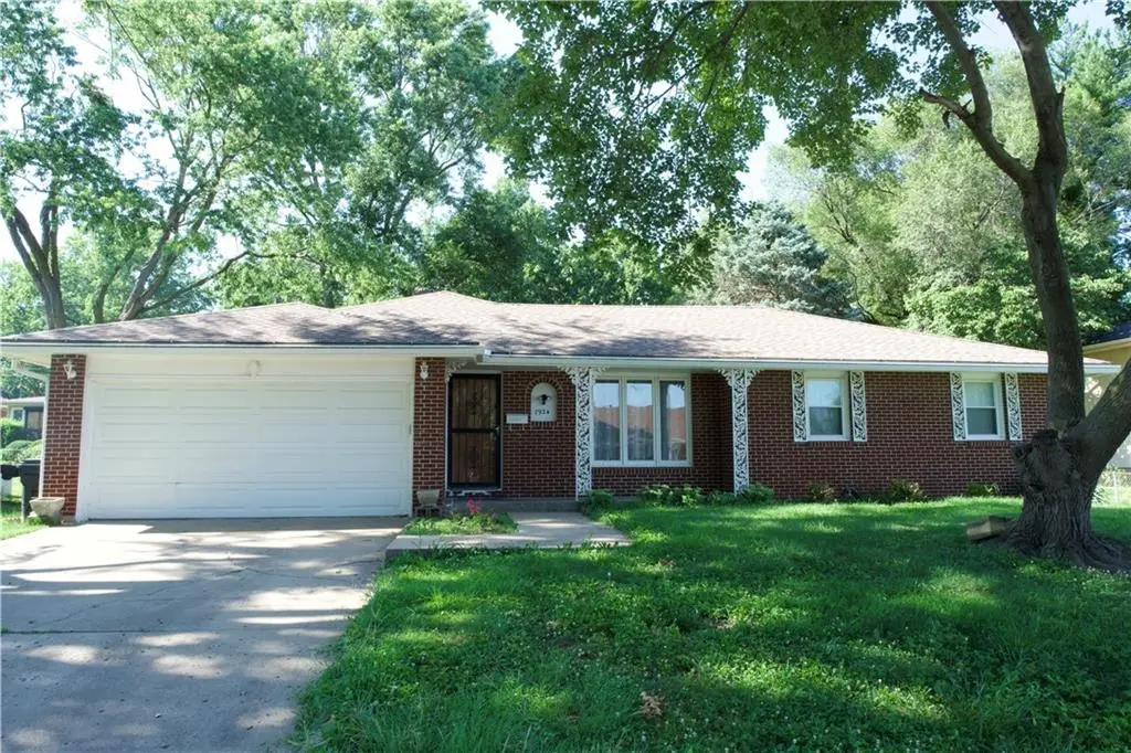 7924 Oakland Avenue, Kansas City, KS 66112 - #1