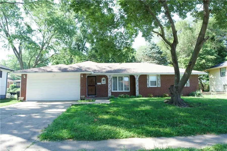 7924 Oakland Avenue, Kansas City, KS 66112 - #2
