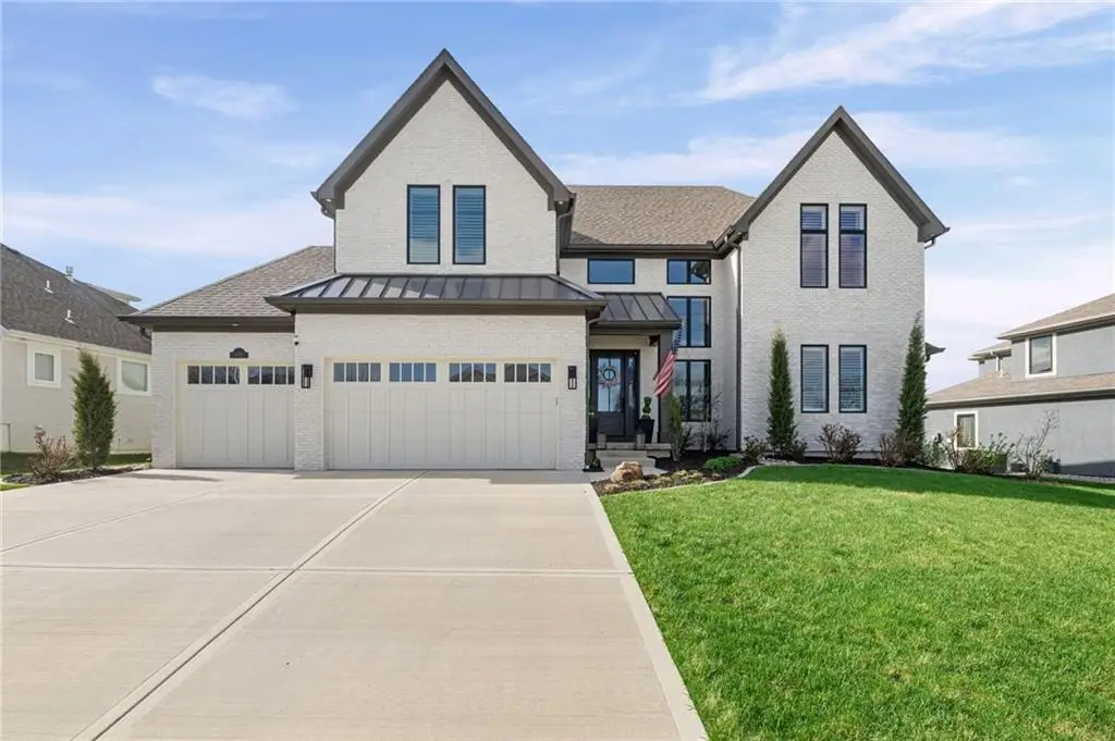 10126 N Kansas Court, Kansas City, MO 64155 - #1