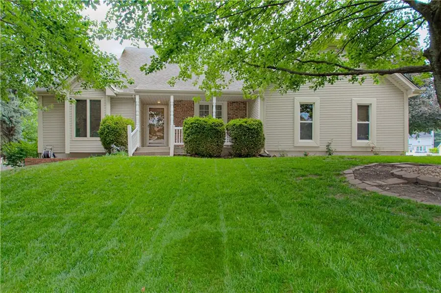 1023 E Oakview Street, Olathe, KS 66061 - #2
