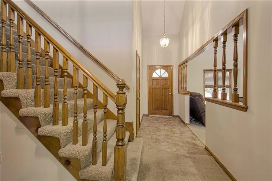 1023 E Oakview Street, Olathe, KS 66061 - #3