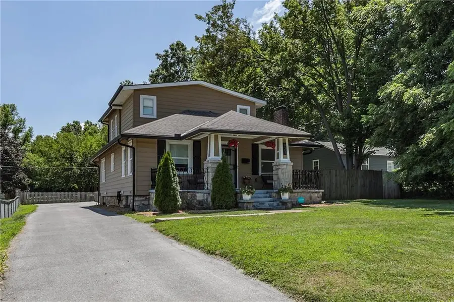 921 E 79th Terrace, Kansas City, MO 64131 - #2