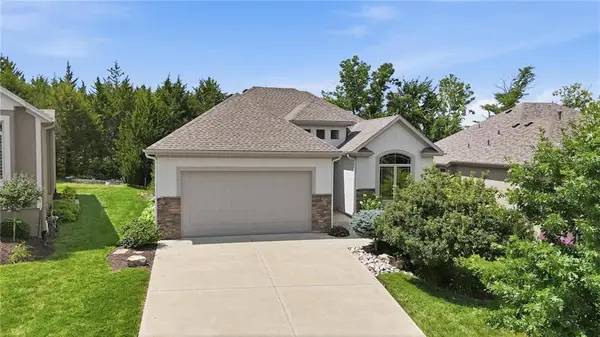 9892 Hollis Lane, Lenexa, KS 66227