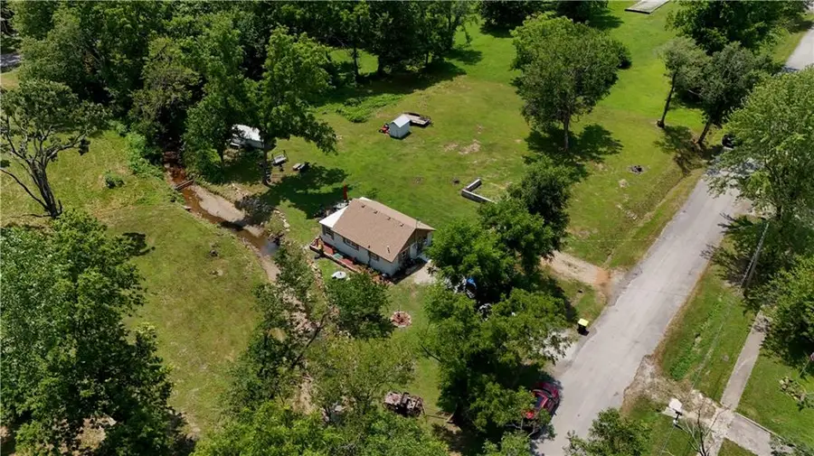 216 W Marshall Street, El Dorado Springs, MO 64744 - #2