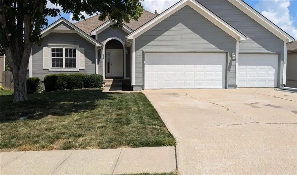 324 NE Woodbury Drive, Lees Summit, MO 64086 - #1
