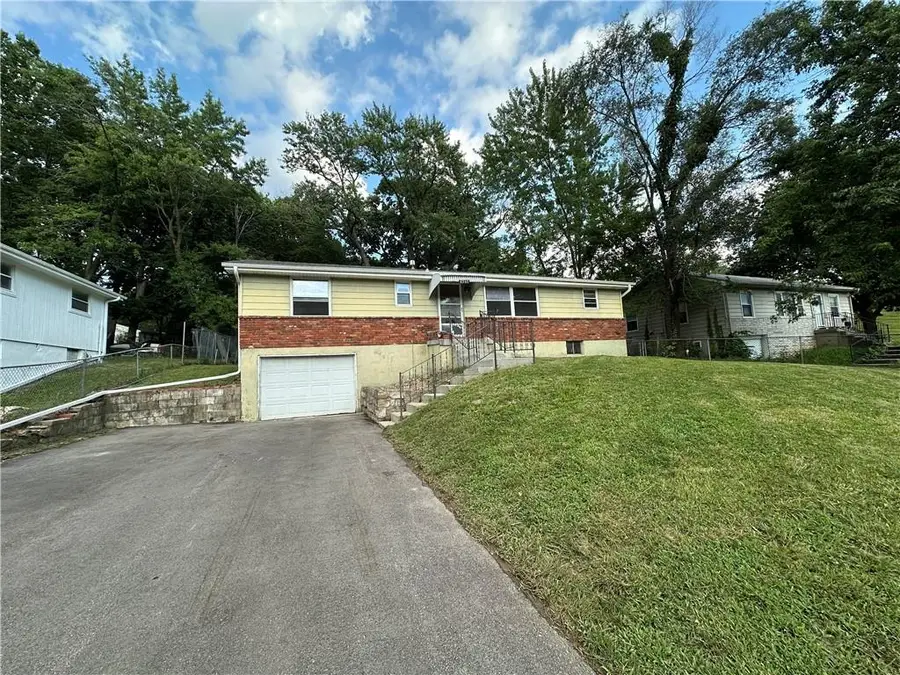 6303 N Broadway Street, Kansas City, MO 64118 - #2