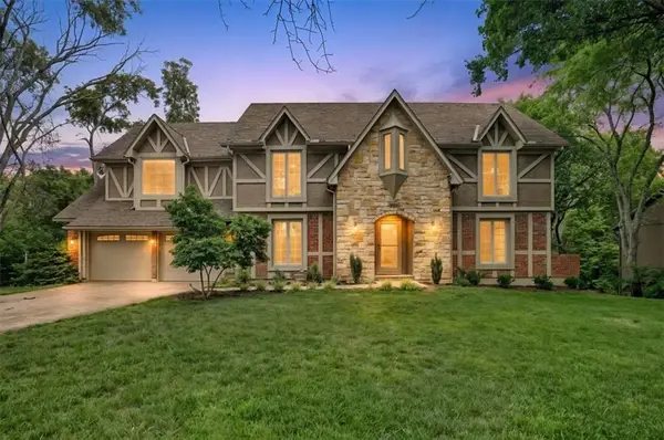 15819 Overbrook Lane, Overland Park, KS 66224