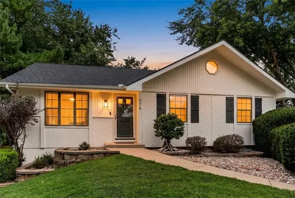 228 Richfield Court, Liberty, MO 64068