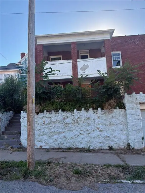 1110 N 11th Street, Saint Joseph, MO 64501 - #1