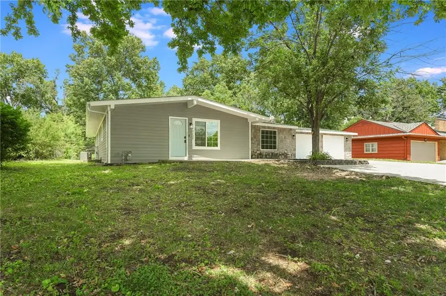 7132 Parallel Parkway, Kansas City, KS 66112 - #3