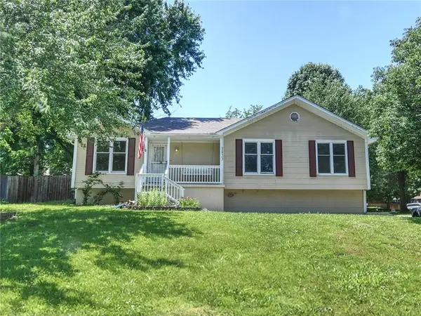 2400 S Park Avenue, Oak Grove, MO 64075