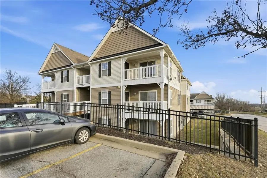 8030 N Drury Avenue #3C, Kansas City, MO 64119 - #2