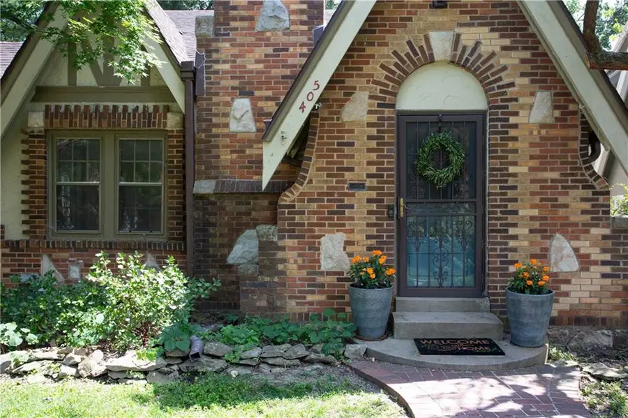 405 E 72nd Street, Kansas City, MO 64131 - #3