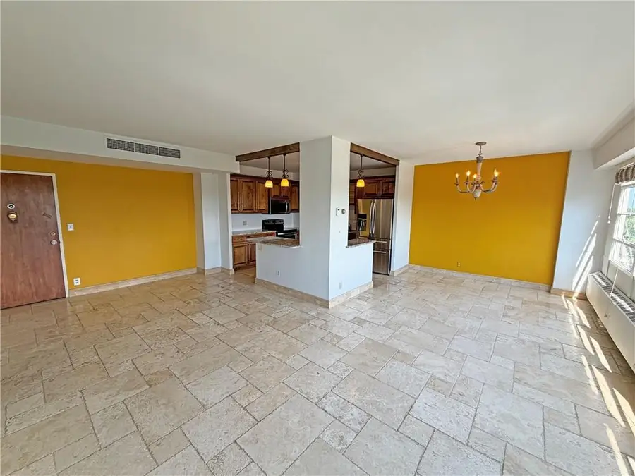 333 W Meyer Boulevard #1215, Kansas City, MO 64113 - #2