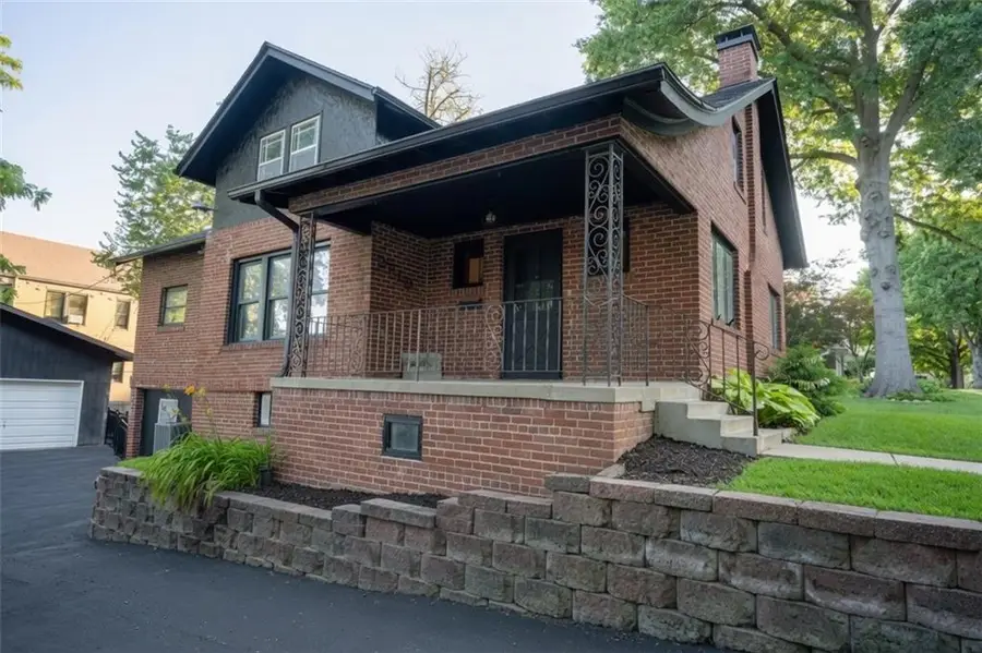 2710 Fairleigh Terrace, Saint Joseph, MO 64506 - #2