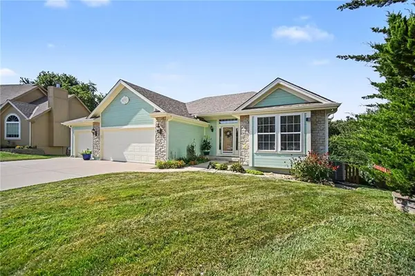 2004 NE 196th Place, Smithville, MO 64089