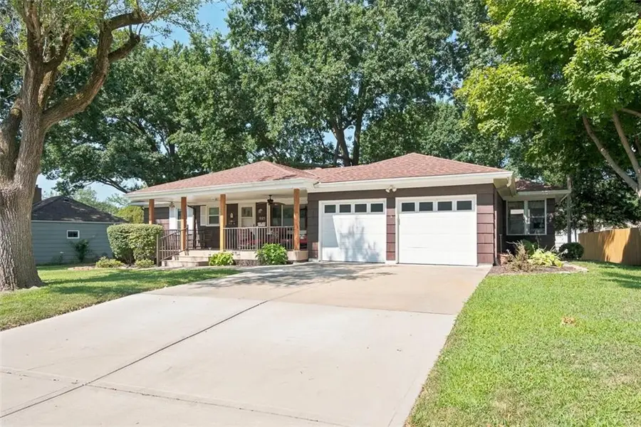 805 S Brentwood Street, Olathe, KS 66061 - #2