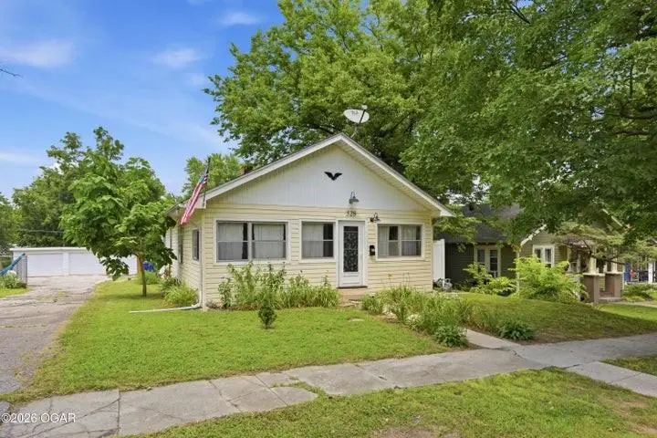528 E 15th Street, Baxter Springs, KS 66713 - #1
