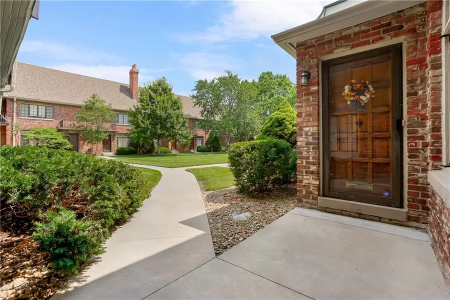 8363 Somerset Drive #8363, Prairie Village, KS 66207 - #2