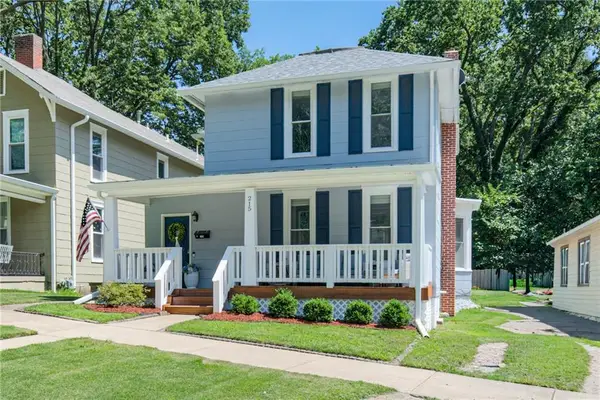 215 Pine Street, Leavenworth, KS 66048