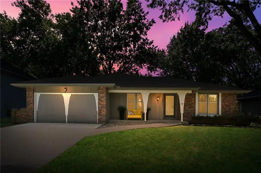 13711 W 69th Street, Shawnee, KS 66216 - #2