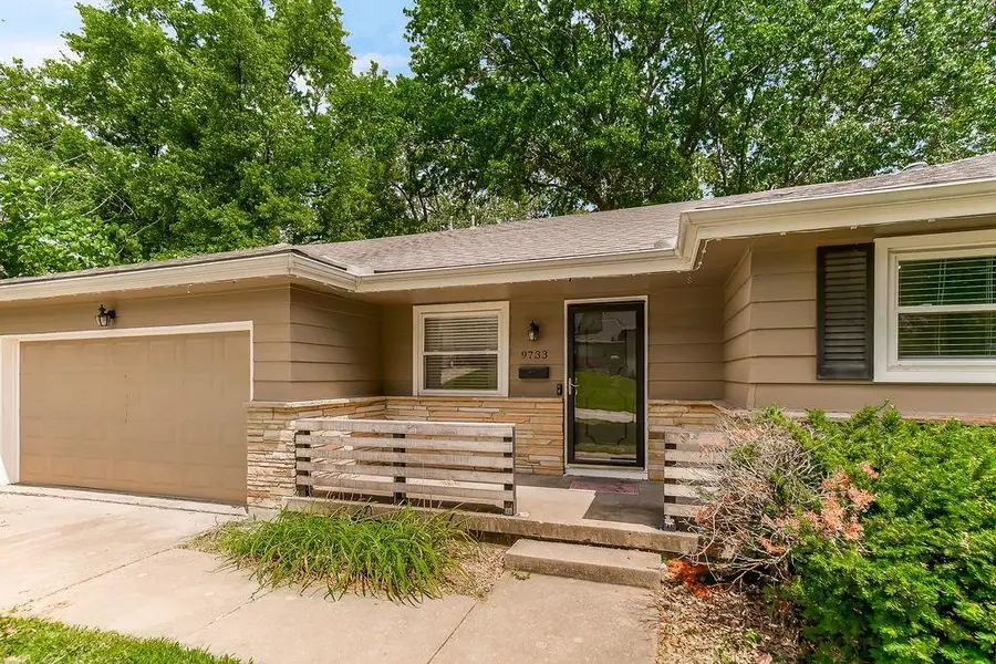 9733 Walnut Street, Kansas City, MO 64114 - #3