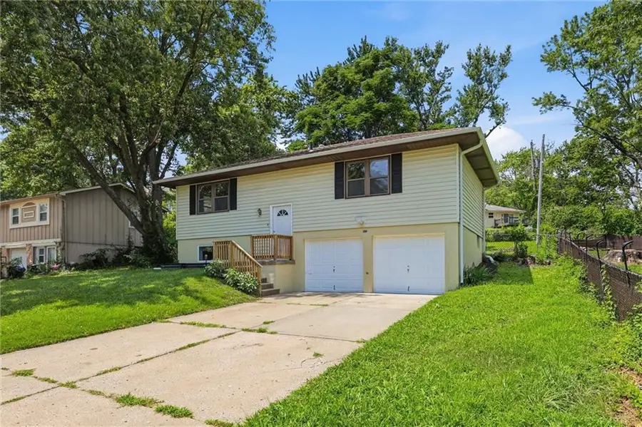 1822 N Grove Drive, Independence, MO 64058 - #3