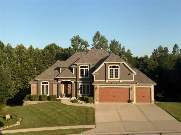 7825 N Kirkwood Avenue, Kansas City, MO 64151